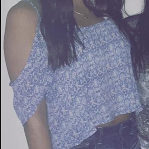 Hollister floral top - Picture 5 of 5